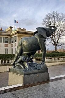 Скульптура париж