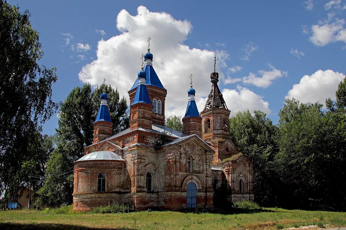 Церковь михаила архангела русское. Карповка Сердобский район храм. Храм Михаила Архангела. Карповка. Пензенская область. Храм Михаила Архангела Пенза. Церковь Михаила Архангела Пензенская область.