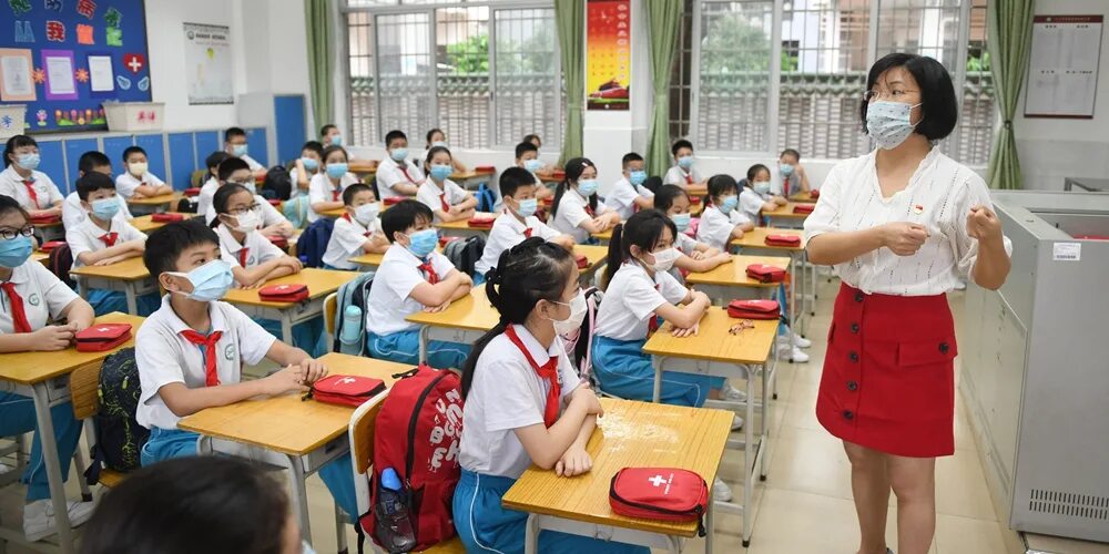 Китайские школьники. Китайские ученики начальной школы. Система образования в китае в школе. Китайская школа. Китайские школы в китае.