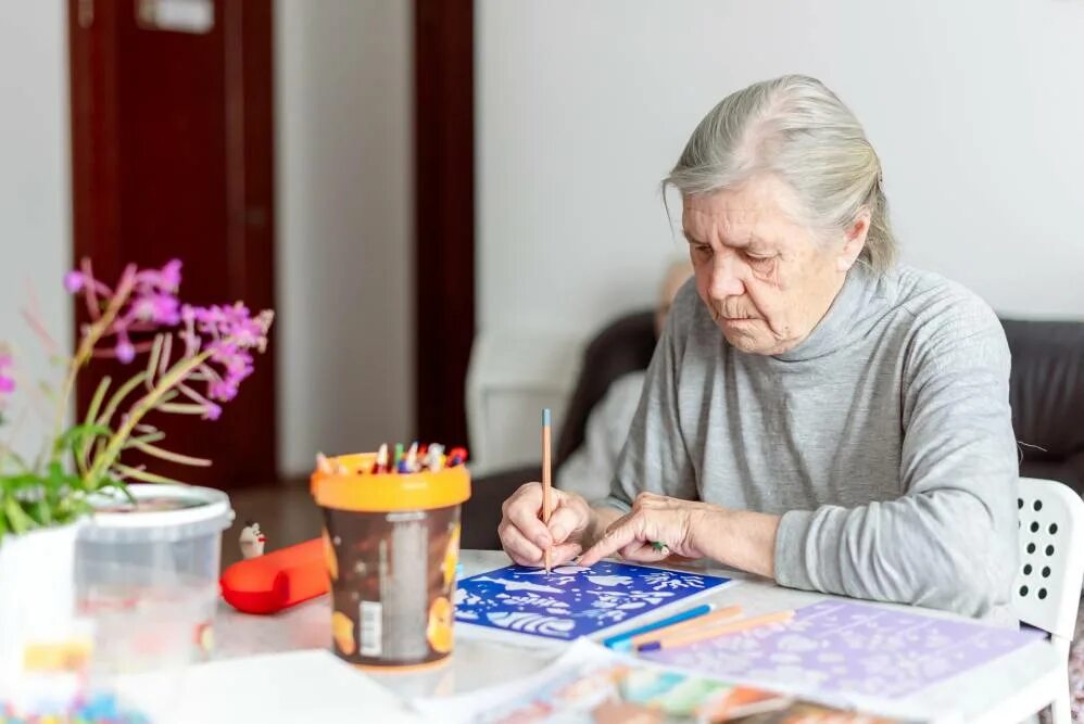 Пансионат для пожилых Аббакумово в Лобне. Дом престарелых для больных Альцгеймером. Пансионат для пожилых с деменцией в Подмосковье. Дом престарелых в Лобне. Выборы на дому для пенсионеров