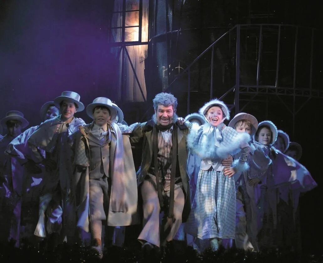 Спектакли музкомедии екатеринбург. Спектакли музкомедии екатеринбург. Театр музыкальной комедии мюзикл мертвые души. Музыкальная комедия екб мертвые души. Спектакли музкомедии екатеринбург.