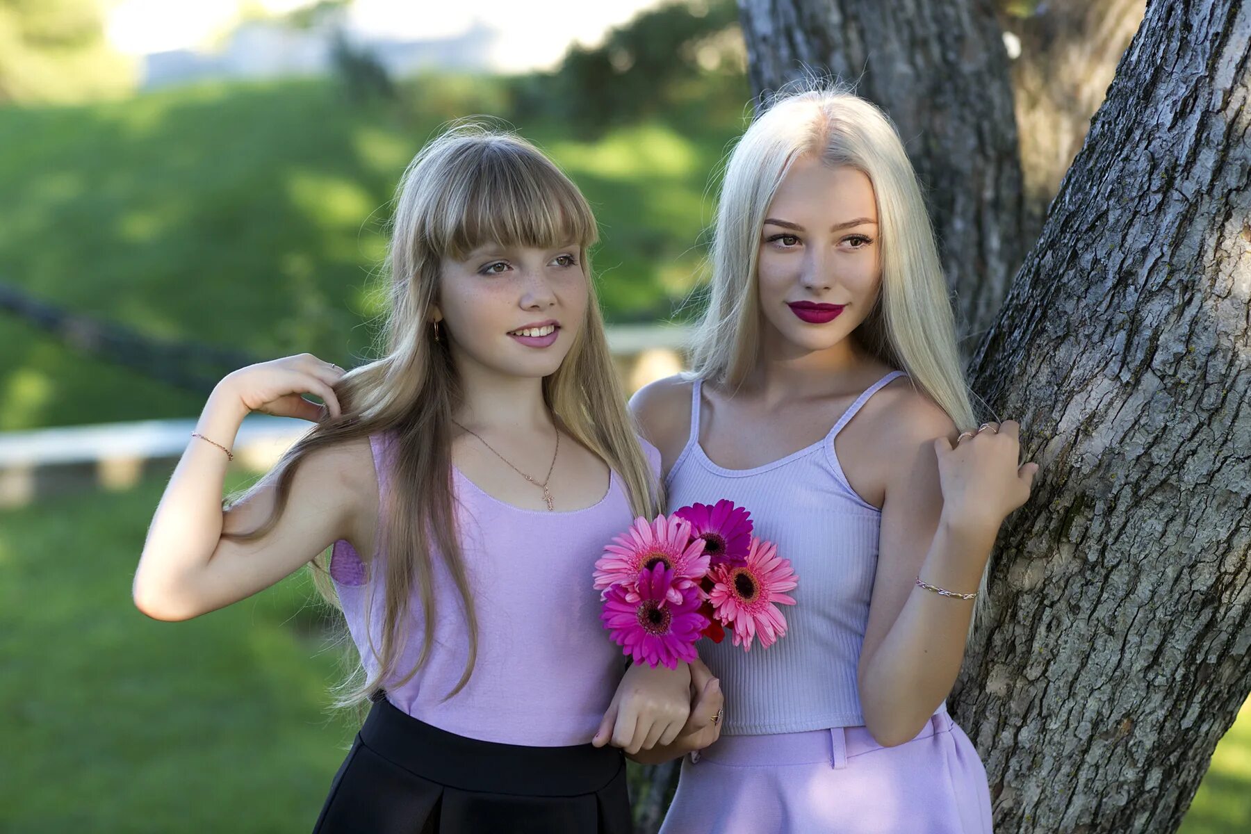 Double russian girls. Double russian girls. Красивые подруги. Телочки. Русские девушки в купальниках из соцсетей.