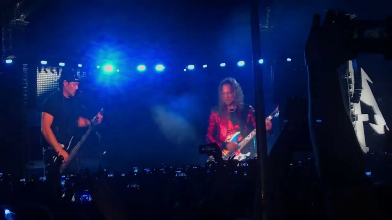 Metallica 2019 группа крови. Металлика 2019 Лужники Цой. Metallica Moscow 2019 группа крови. Концерт металлика в Москве в Лужниках 2019.