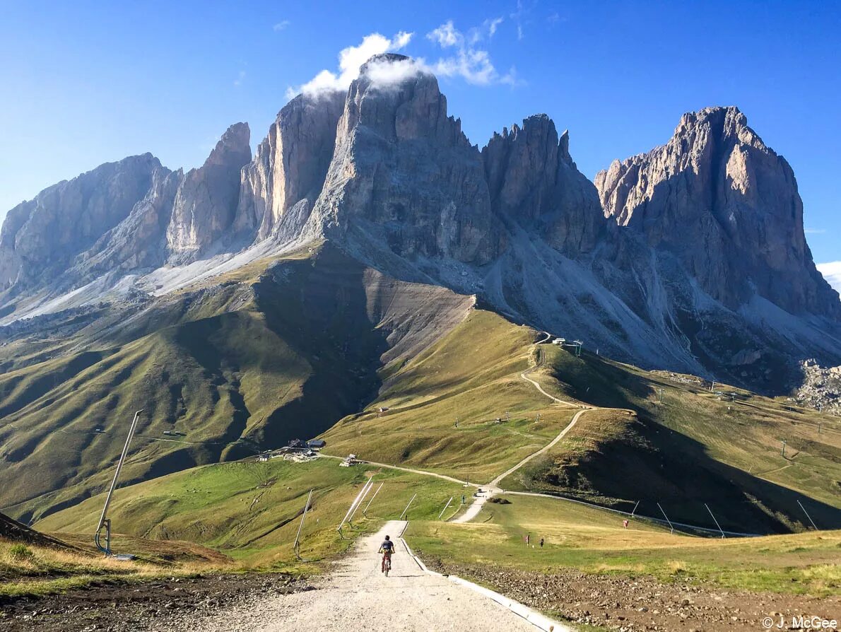 Доломитовые Альпы Италия. Гора Seceda Доломитовые Альпы. Доломитовые Альпы Борцино. Гора Сечеда Италия.