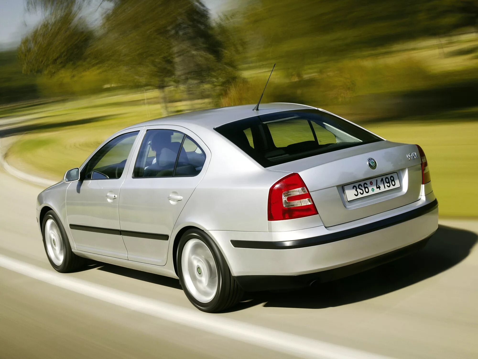 Шкода первого поколения. Skoda Octavia Liftback.