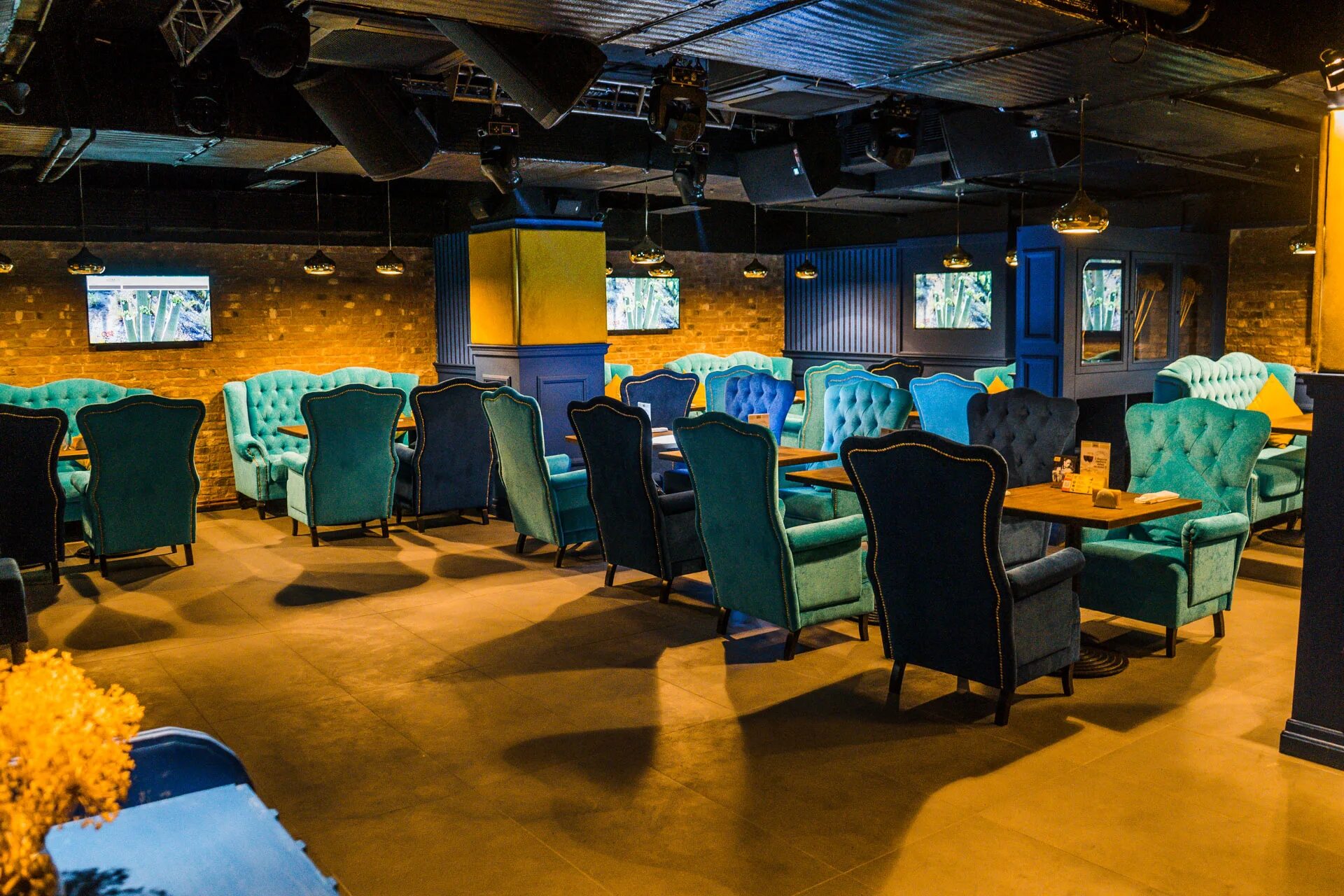 Shushas. Shishas flame bar на пушкинской. Shusha бар арбат. Shishas sferum bar пушкинская. Shushas bar.