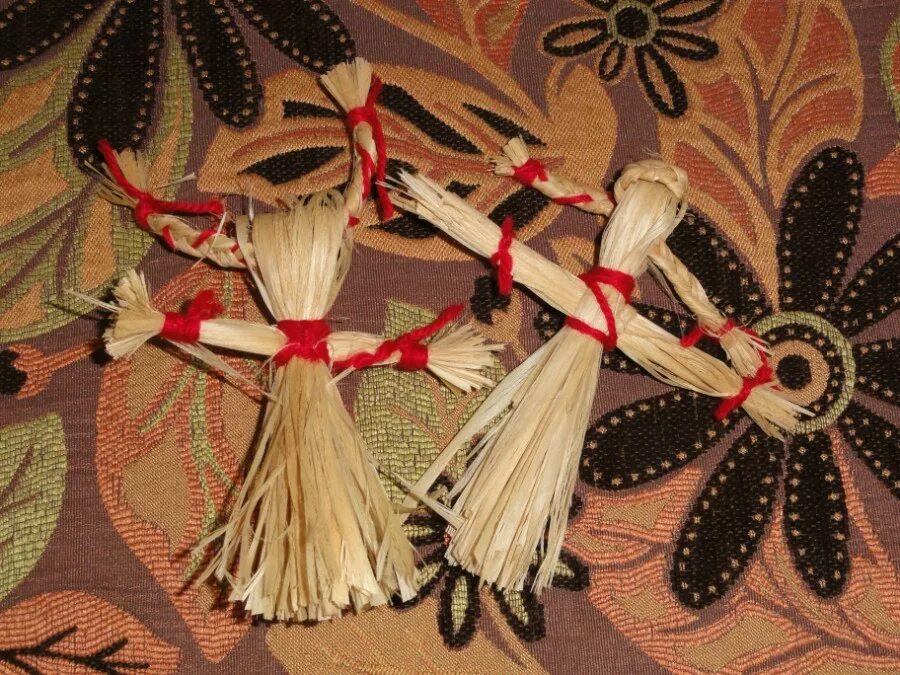 Изделия из лыка. Кукла липовое лыко. Солнечный конь из лыка мастер класс. Мочалка липовое лыко. Что делают из лыка.