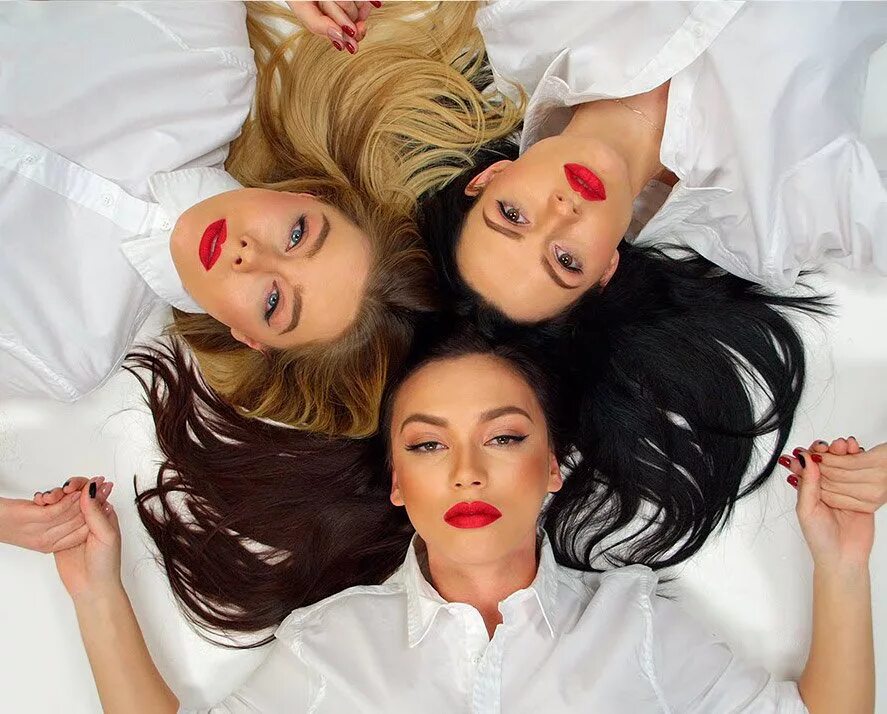 Группа SEREBRO. Группа SEREBRO Серябкина. SEREBRO участницы. Группа серебро 2017.