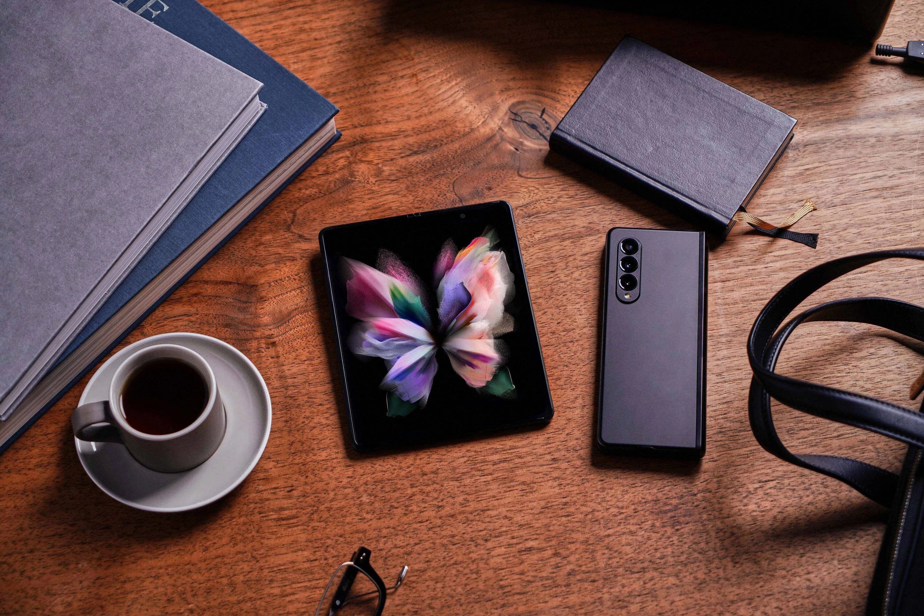 Fold 3 обзор. Samsung galaxy z flip 3. samsung galaxy fold 3. смартфон samsung galaxy z fold3. samsung z fold 3.