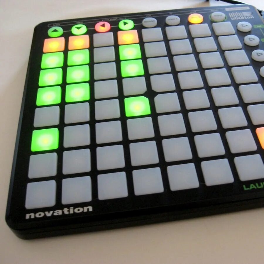 Лаунчпад это. Novation launchpad mini mk1. akai launchpad mini. лаунчпад про мк1. novation launchpad korg nanokontrol.