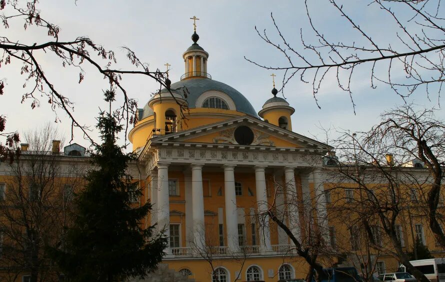 Храм царевича димитрия. Храм царевича димитрия москва. голицынская больница церковь дмитрия царевича. церковь голицынской больницы в москве. дмитровский храм голицынская больница.