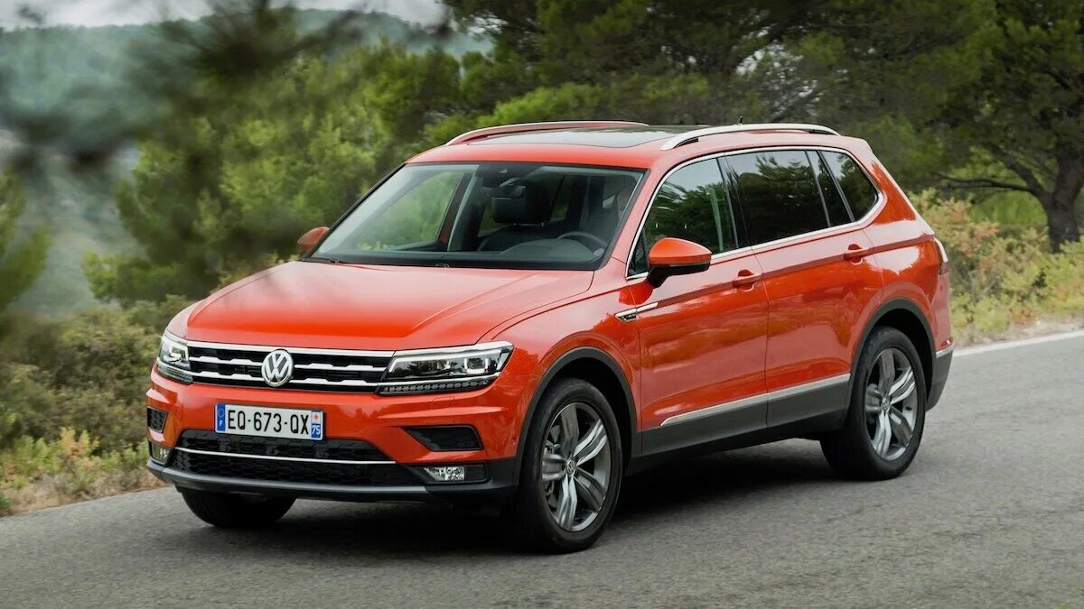 Купить фольксваген тигуан новый москва. VW Tiguan Allspace. VW Tiguan 7 Allspace. VW Tiguan II 2016 Allspace. Фольксваген Тигуан 2017 Allspace.