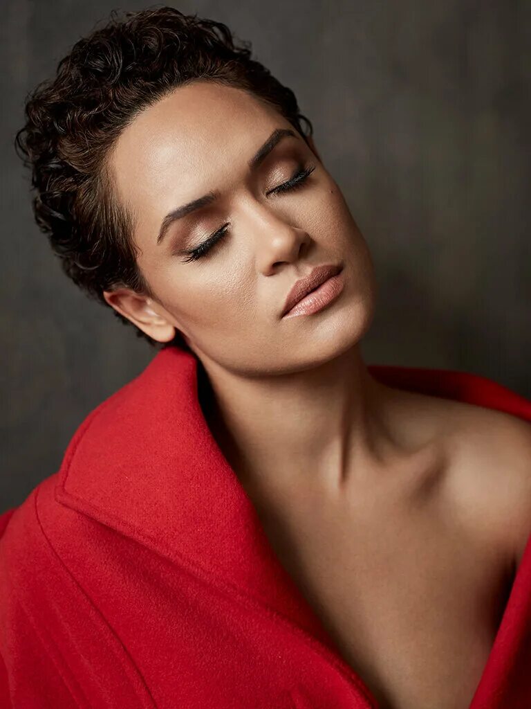 Грейс джили фильмы. Одарённые грейс байерс. Аника калхун. Grace gealey. Грейс байерс.