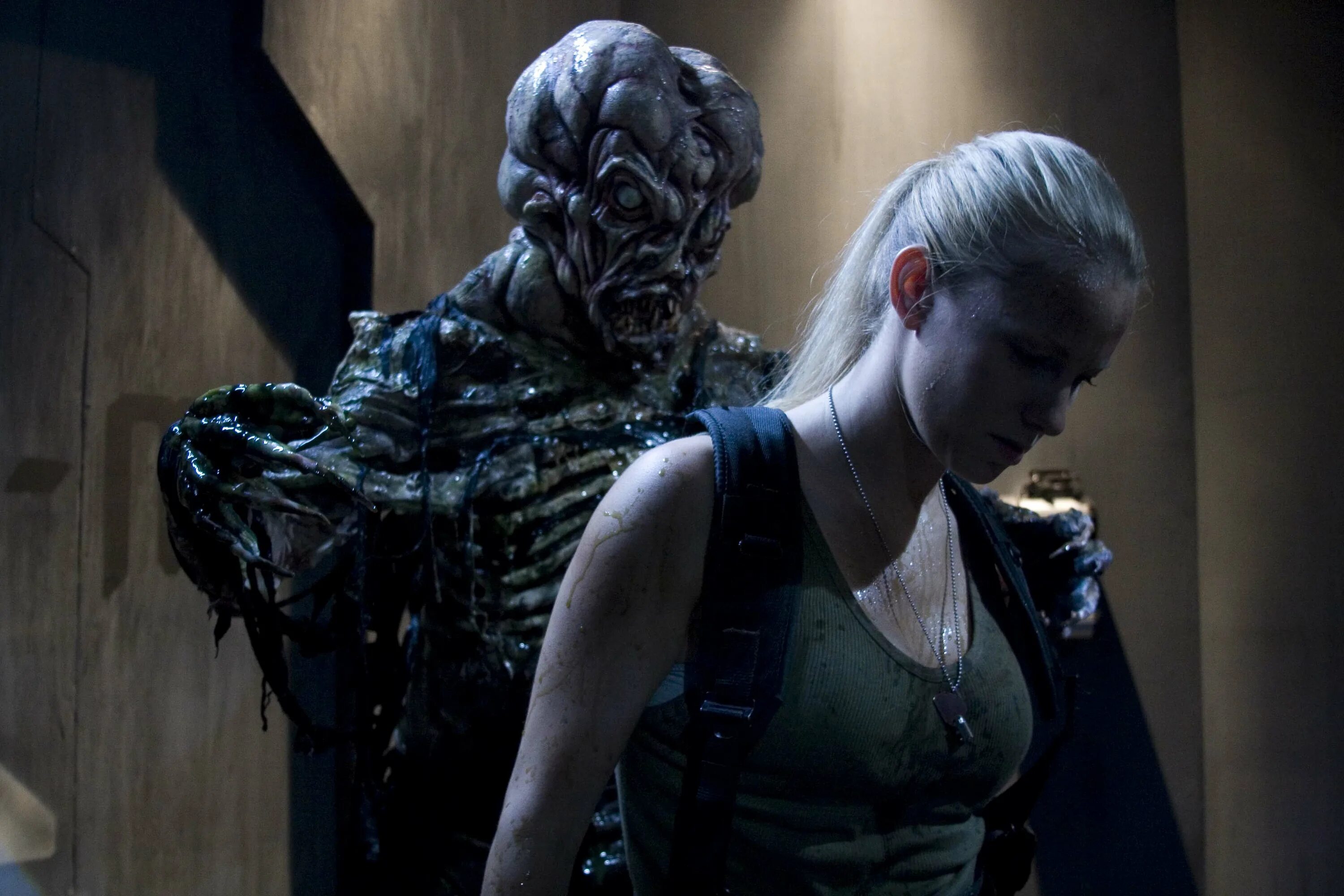 Тварь 20 20. Тварь 20 20. Тварь 20 20. Стивен кинг мгла монстры. Чужой против хищника реквием 2008.