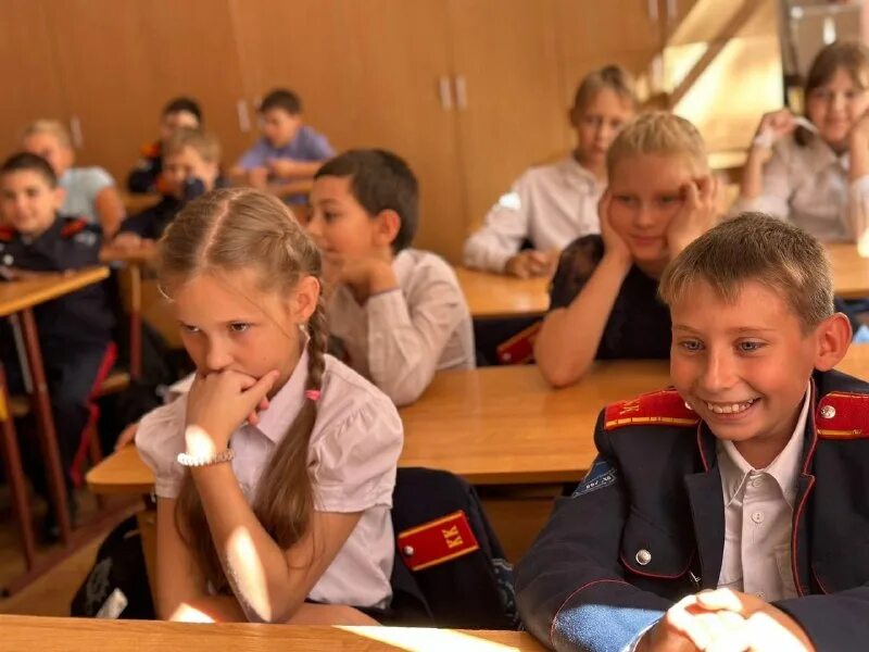 школа номер 43 ставрополь. 29 школа петрозаводск. моу сош 43 саратов. первоклашки в школе. школа 43 иркутск.