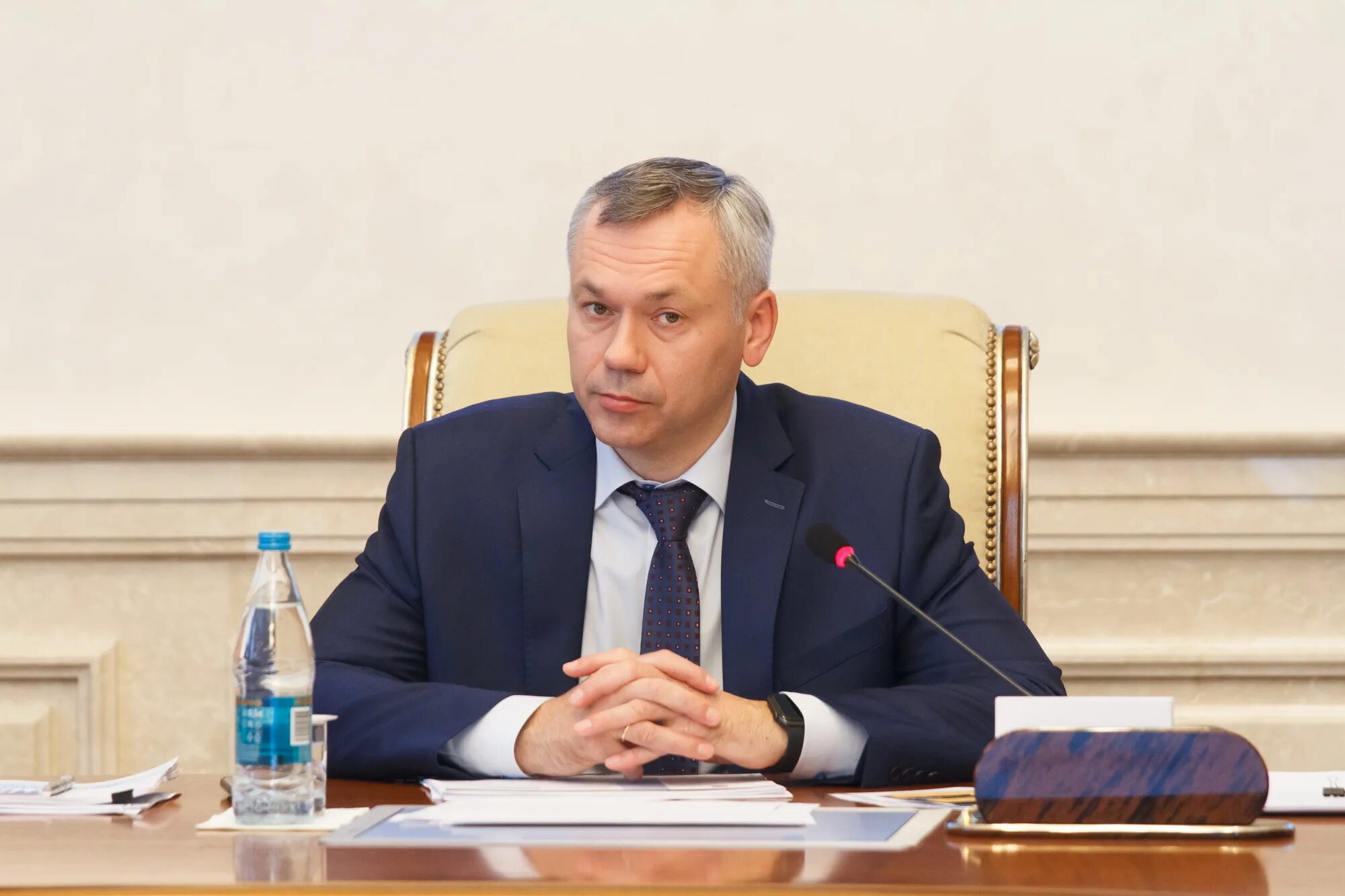 Телефоны травников. Травников губернатор новосибирской области.