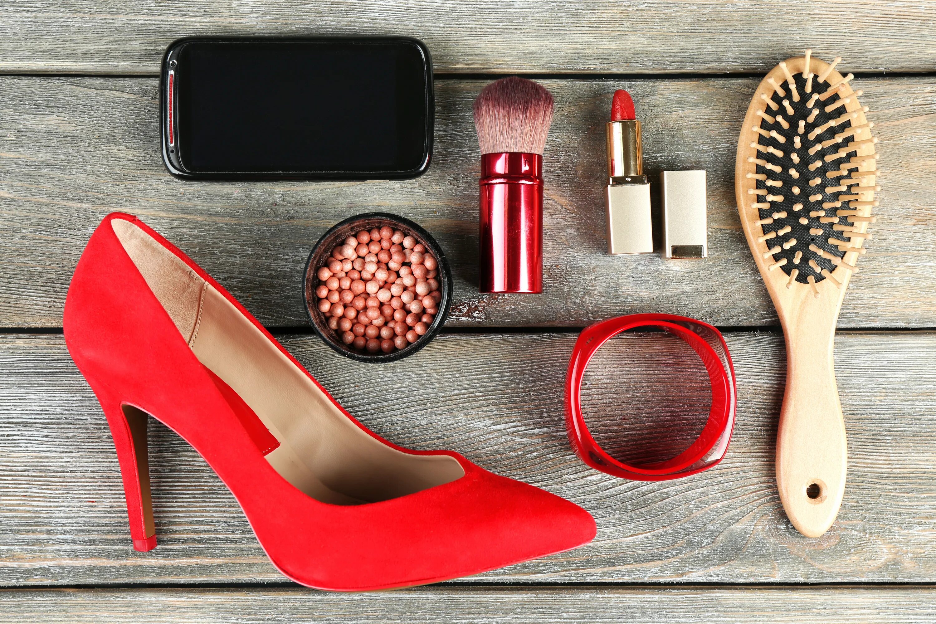 девушка в интерьере. девушка с вазой в руках. фото предметов в женщинах. фото предметов в женщинах. креативная фотосессия в студии.