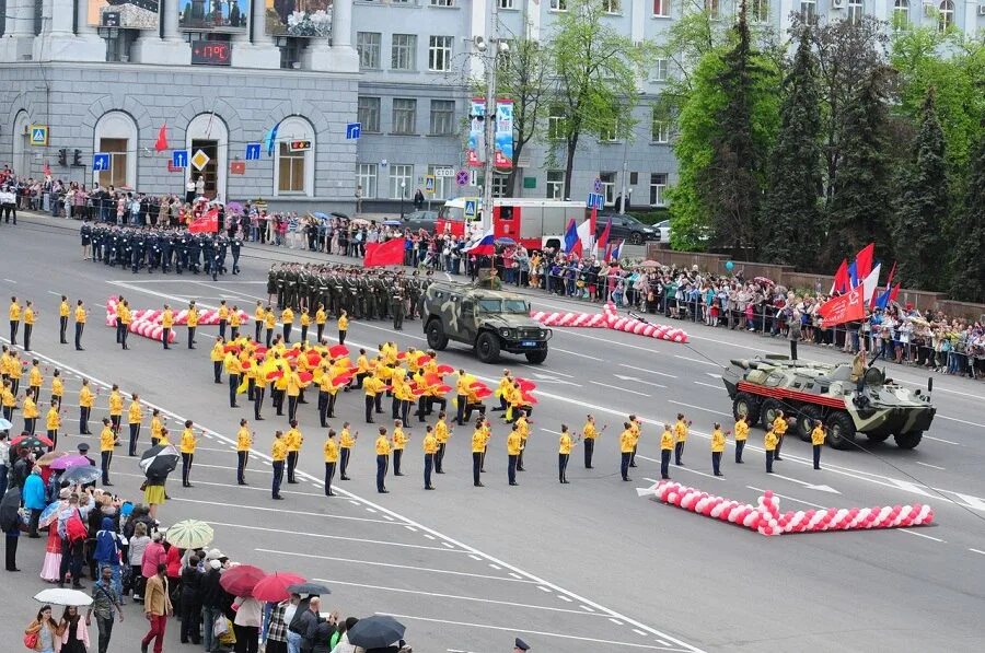 1 мая курск. Парад 9 мая Курск. Парад в Курске на проспекте Победы. Сегодняшний праздник день Победы в Курске. Праздник на 9 мая в Курске.