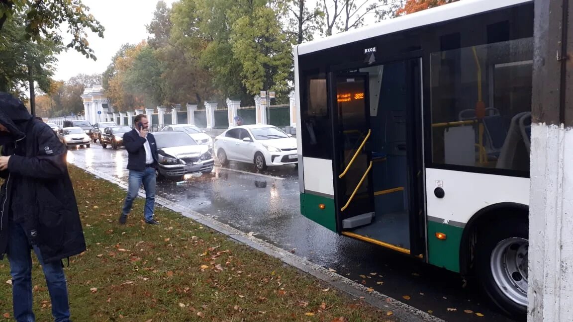 Автобус 201 новый петергоф. Автобус 210 петергоф. автобус авария новый петергоф. дтп и чп санкт-петербург петергоф.
