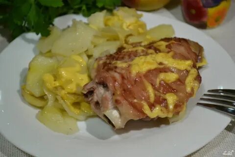 Стейки индейки с картошкой в духовке
