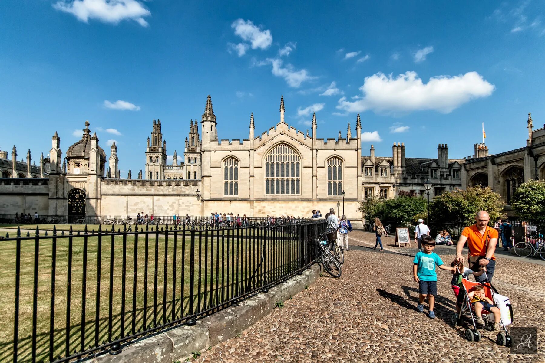 Oxford university town. Оксфорд университет. Оксфорд город. Уильям Дарем Оксфорд.