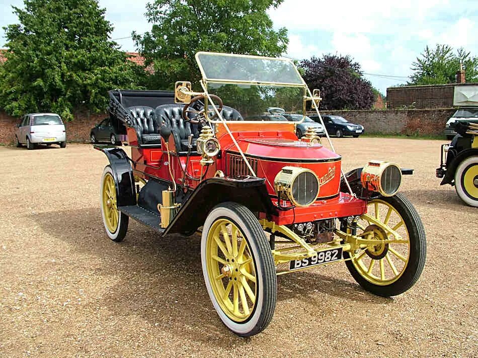 Stanley model r Roadster 1909 года. Stanley model 735 Steam Touring 1918 года.