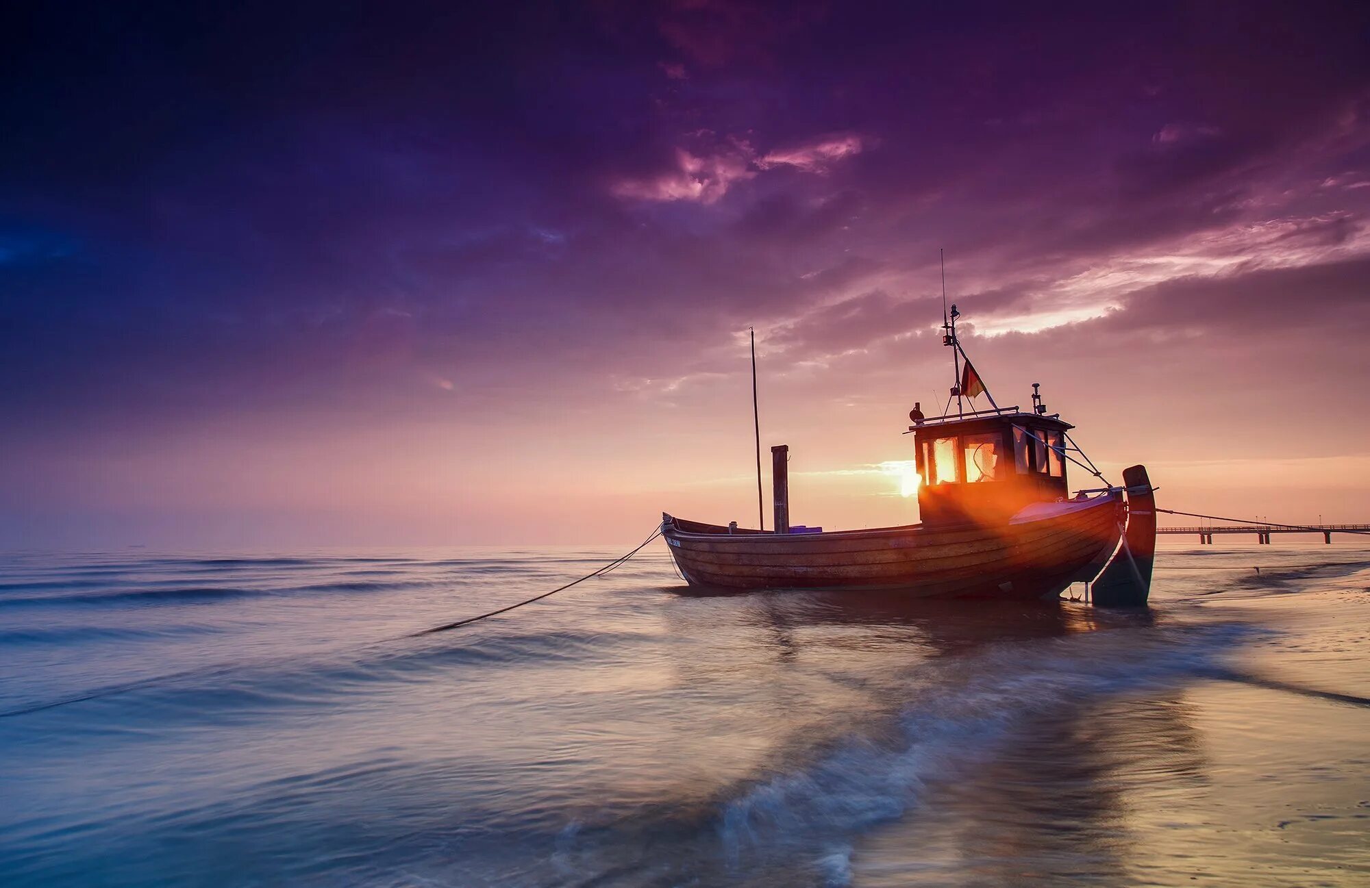 Лодка sea. Морской рыболовецкий Баркас. Лодка в океане. Корабль в море. Пейзаж море.