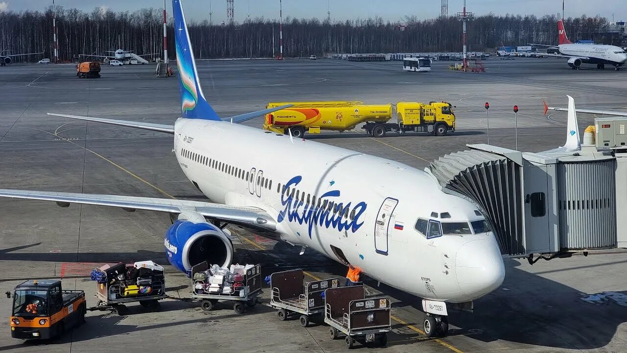 Якутия полеты. Boeing 737-800 Якутия. Авиакомпания Якутия Боинг 737-700. Самолёт Боинг 737-800 Якутия. Boeing 737-800ng.