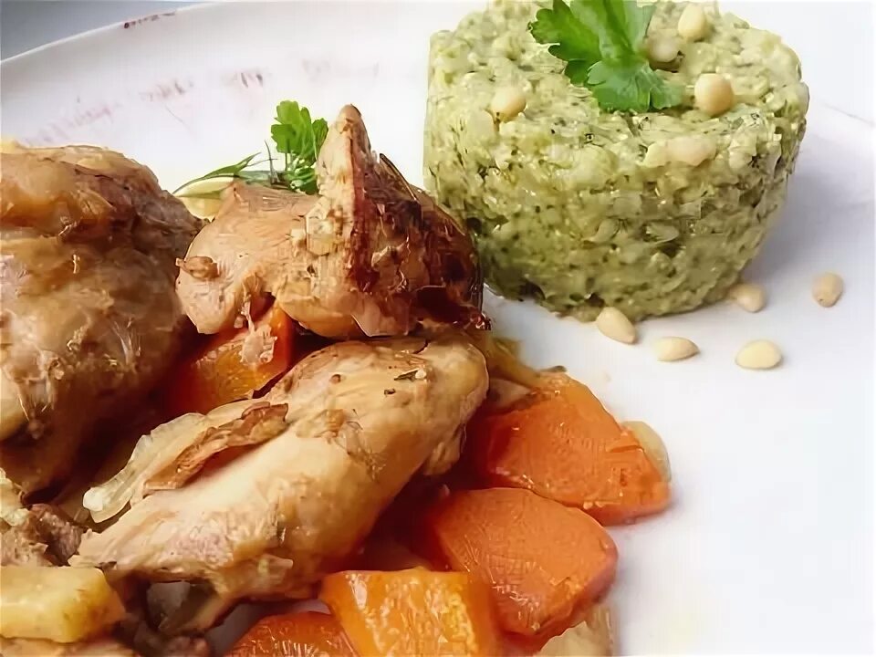 Блюда из кролика для рёбенка в 1 год. Блюда из кролика. Мясо кролика под соусом. Диетическое блюдо из кролика. Диетическое блюдо из кролика.