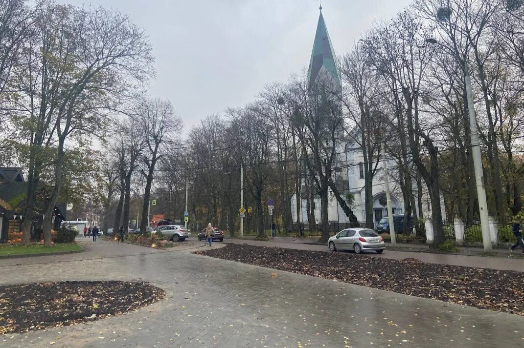 Южный парк калининград. Южный парк калининград озеро. Королевский парк калининград. Арле парк калининград. Королевский парк в калининграде на карте.