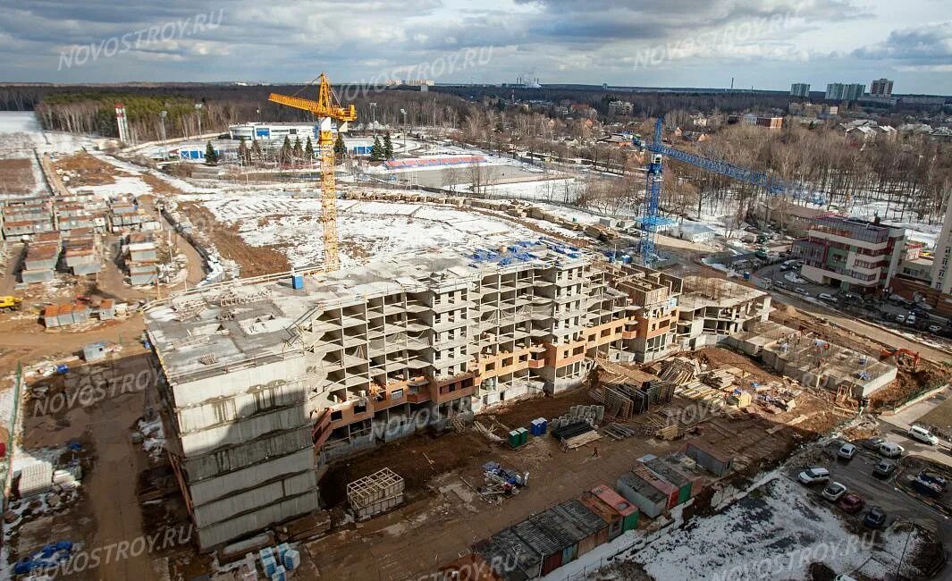 Жк зеленый тюмень. Зеленые аллеи Тюмень. Жилой квартал зеленые аллеи. Кл зеленый аллеи Тюмень. Храм зеленые аллеи Видное.