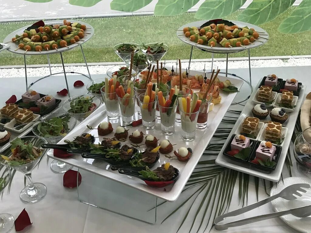 круглый фуршетный стол