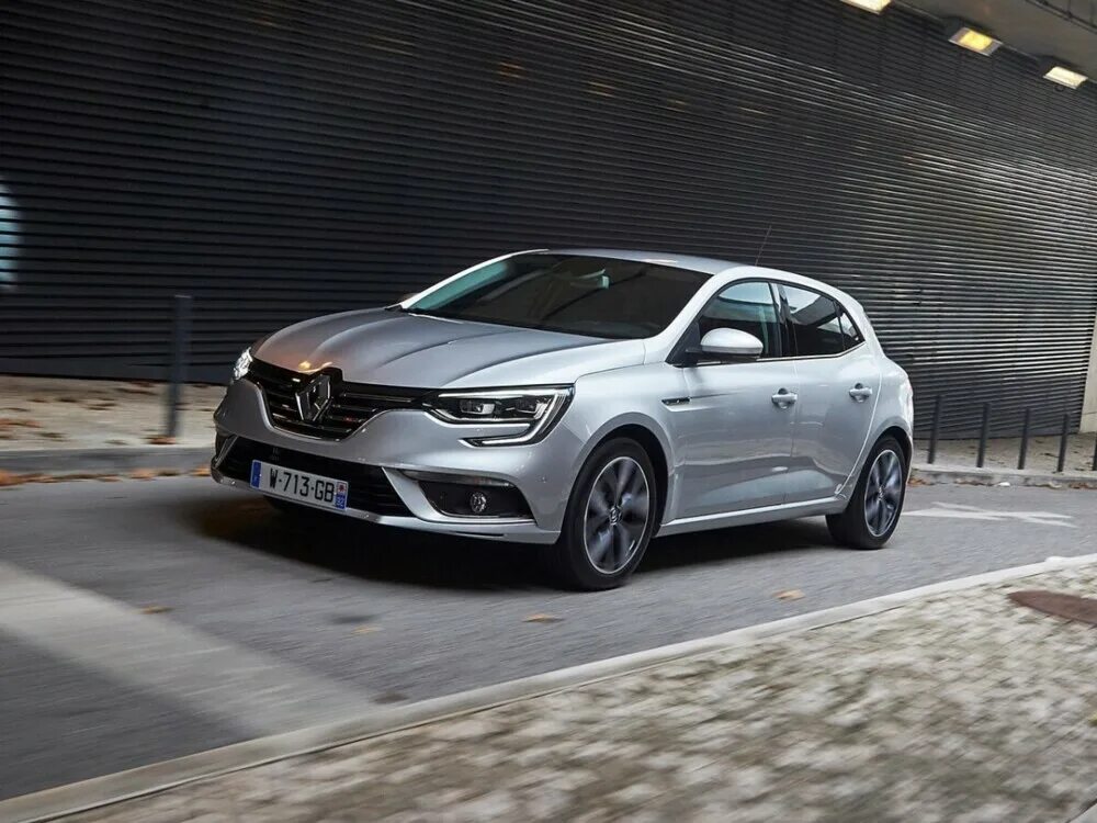 Renault Megane a intrat pe mâna celor de la Elia și arată bine Știri, Tuning AUT
