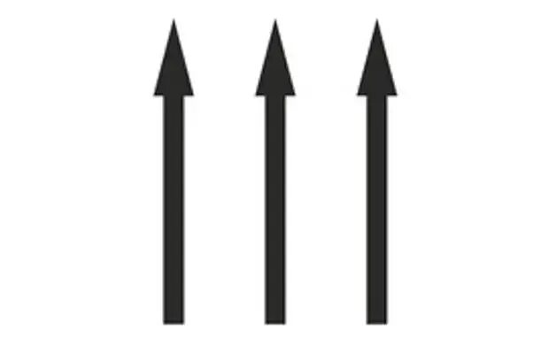 Смещение рисунка на обоях. Что означают стрелки на обоях. Маркировка обоев расшифровка стыковка. Обозначения на обоях расшифровка. Как обозначается стыковка рисунка на обоях.