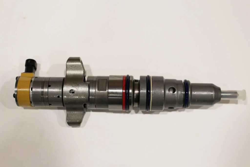 Форсунки катерпиллер 3153381. Форсунка caterpillar c9. Форсунки cat. Форсунка 10r7222 caterpillar. Форсунки cat.