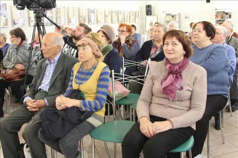 Университет третьего возраста казань. Союз пенсионеров по тюмени. Университет старшего поколения ялуторовск. Старшее поколение университет. Заставка университет старшего поколения.