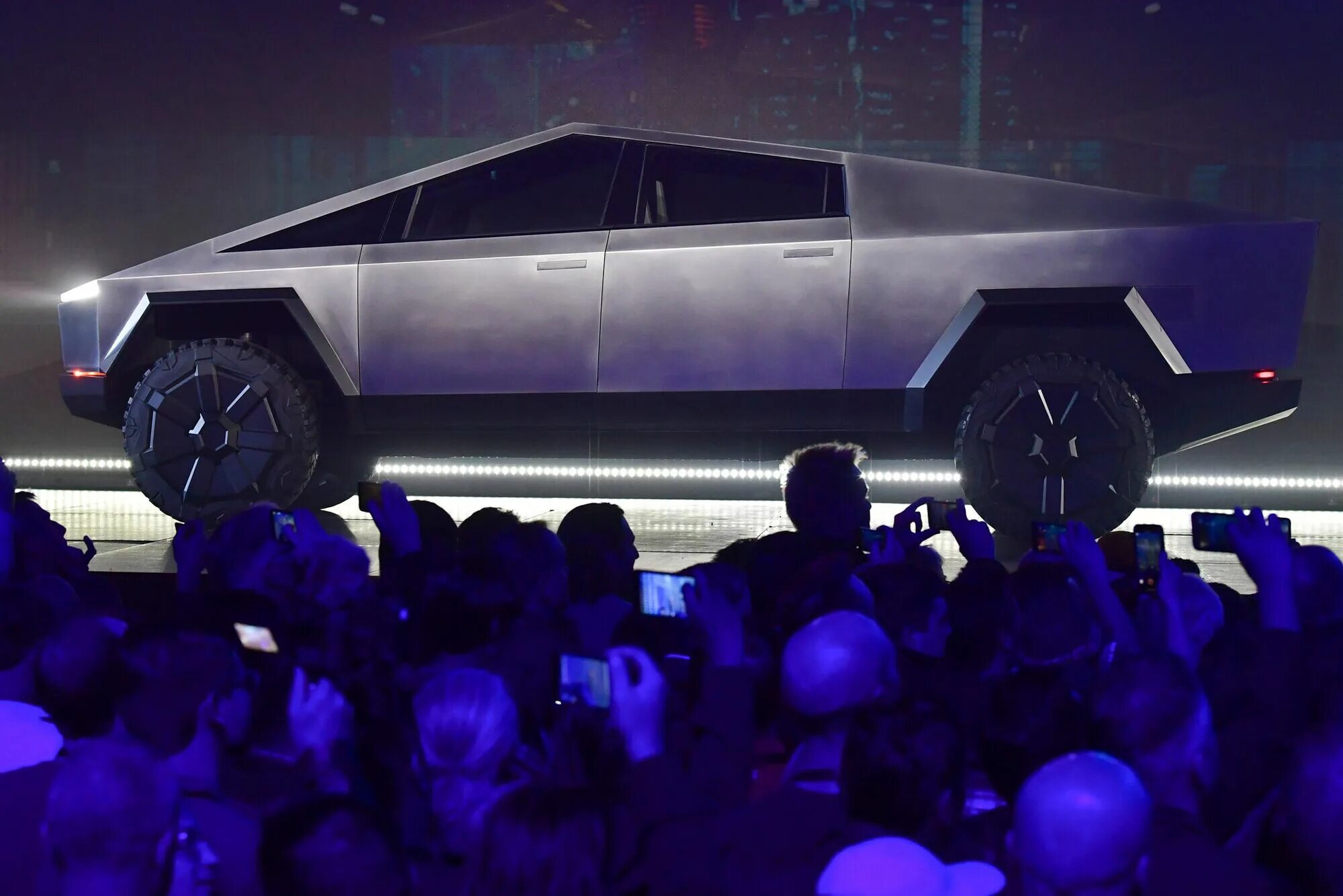 Tesla cybertruck фото
