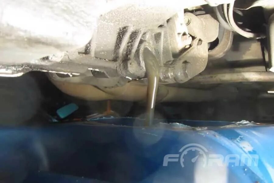 Замена масла кпп ваз. Замена масла кпп ваз. Сливная пробка масла ваз 2107. Сливная пробка коробки передач 2109. Сливная пробка кпп ваз 2115.