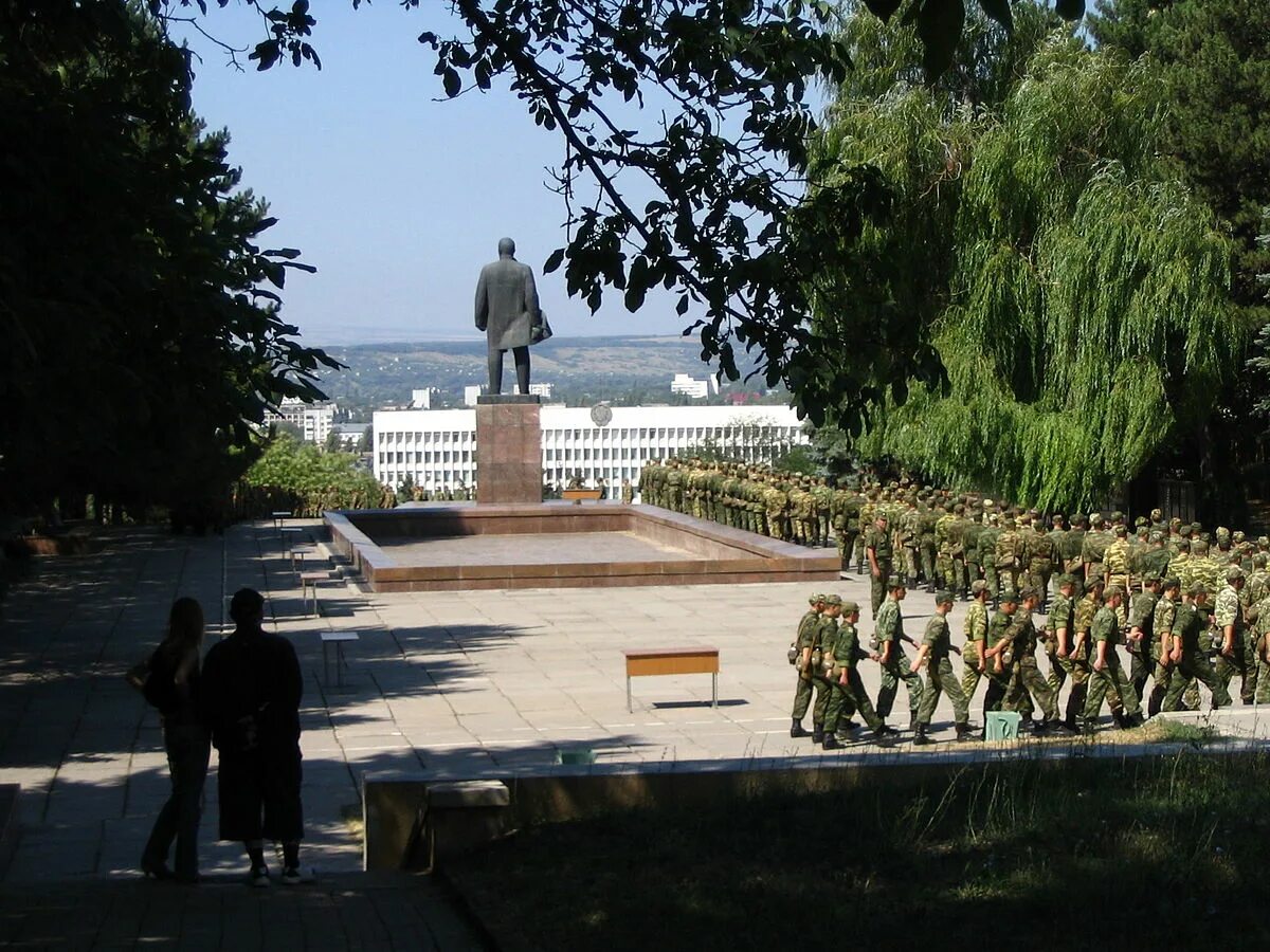 Памятник В.И. Ленину. Памятник В.И. Ленину / Lenin Monument In Zheleznovodsk
