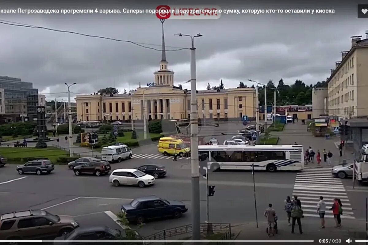 Площадь гагарина петрозаводск. Вокзальная площадь петрозаводск. площадь гагарина петрозаводск сейчас. сенная площадь петрозаводск.
