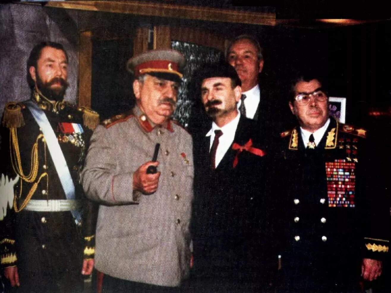 корабль двойников 1997. жириновский в фильме корабль двойников. корабль двойников фильм 1997. корабль двойников 1997. корабль двойников фильм 1997 жириновский.