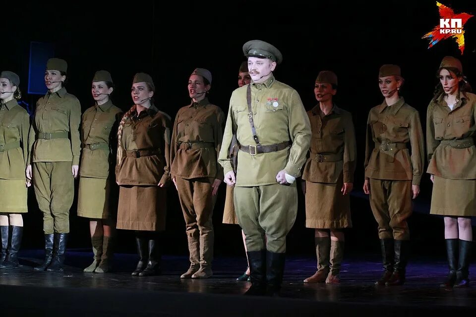 А зори здесь тихие спектакль. А зори здесь тихие 2015 постер. Галя четвертак а зори здесь тихие 2015. Уроки а зори здесь тихие. А зори здесь тихие спектакль.