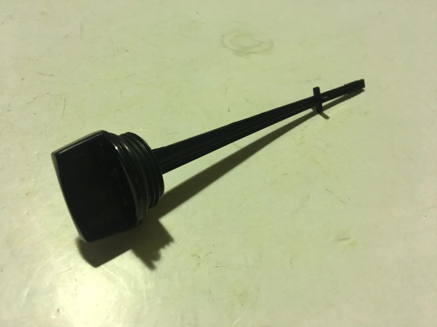 Пробка щуп. Пробка щуп маслобака 168f. Пробка щуп. Пробка щуп. Пробка -щуп на колонке амур.