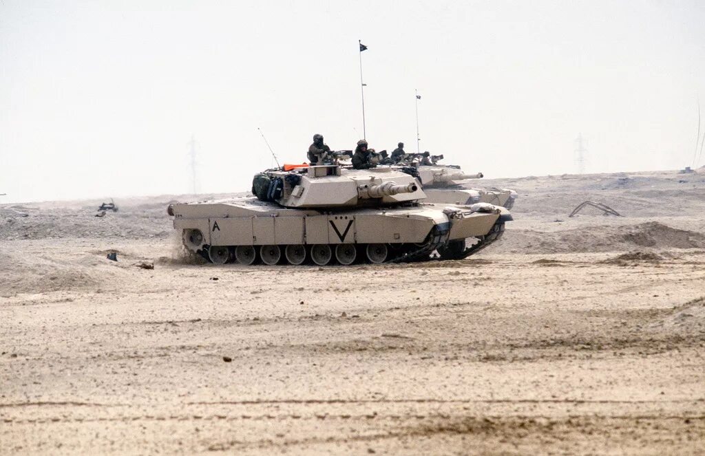 Еще один абрамс. M1a1 Abrams Desert Storm. M1 Abrams Desert Storm. M1a1 Abrams буря в пустыне 1991. M1 Abrams буря в пустыне.