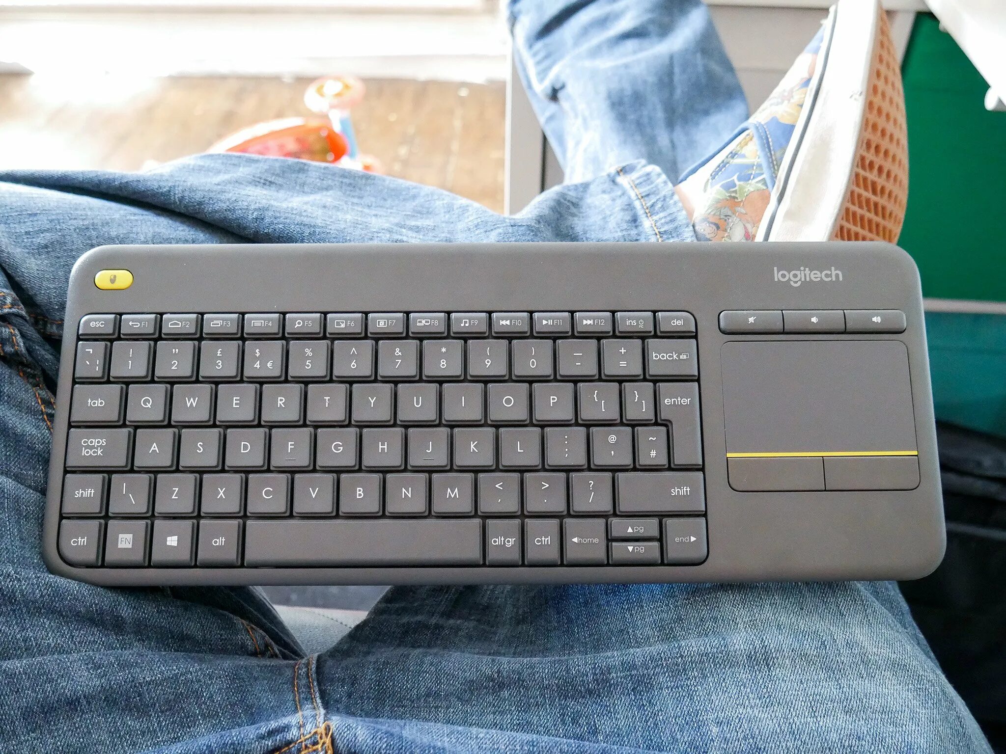 Touch keyboard k400 plus. Logitech k400+. logitech k400 plus. клавиатура logitech k400. беспроводная клавиатура logitech к400.