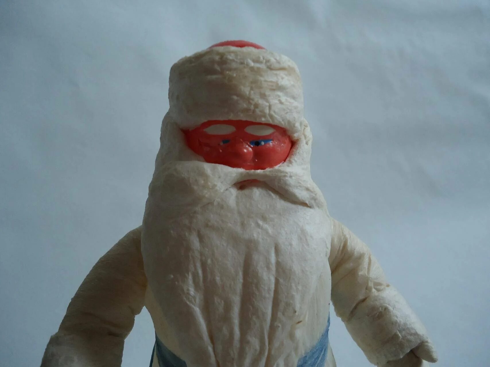 Старики. Дед мороз игрушка ссср. Дедушка продает. Продать дедушку. Дед с трубой.