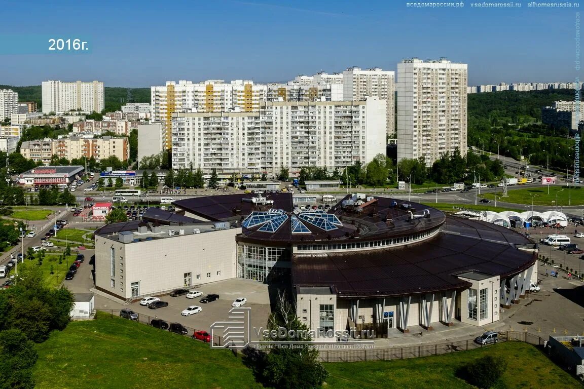 В северном бутово бутово северное телефон. Торговый центр круг бульвар Дмитрия Донского. ТЦ круг Северное Бутово. Северное Бутово бульвар Дмитрия Донского. Метро бульвар Дмитрия Донского ТЦ круг.