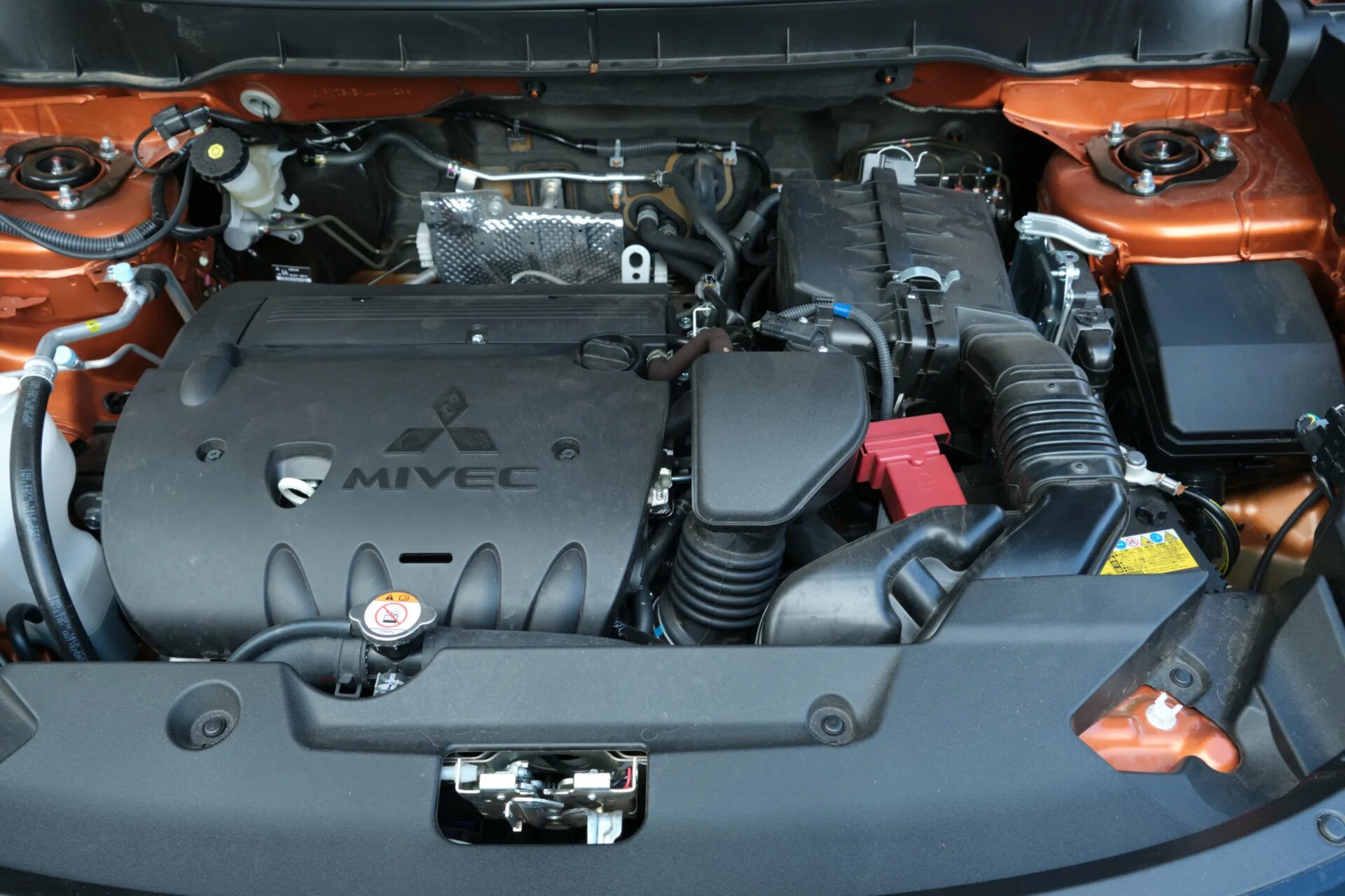 Митсубиси асх какой двигатель. 1.8 Mitsubishi ASX Turbo Kit. Двигатель Митсубиси ASX 1.6 2010. Мотор АСХ Митсубиси 2.0. Мицубиси АСХ 1,8 2012 АКБ.