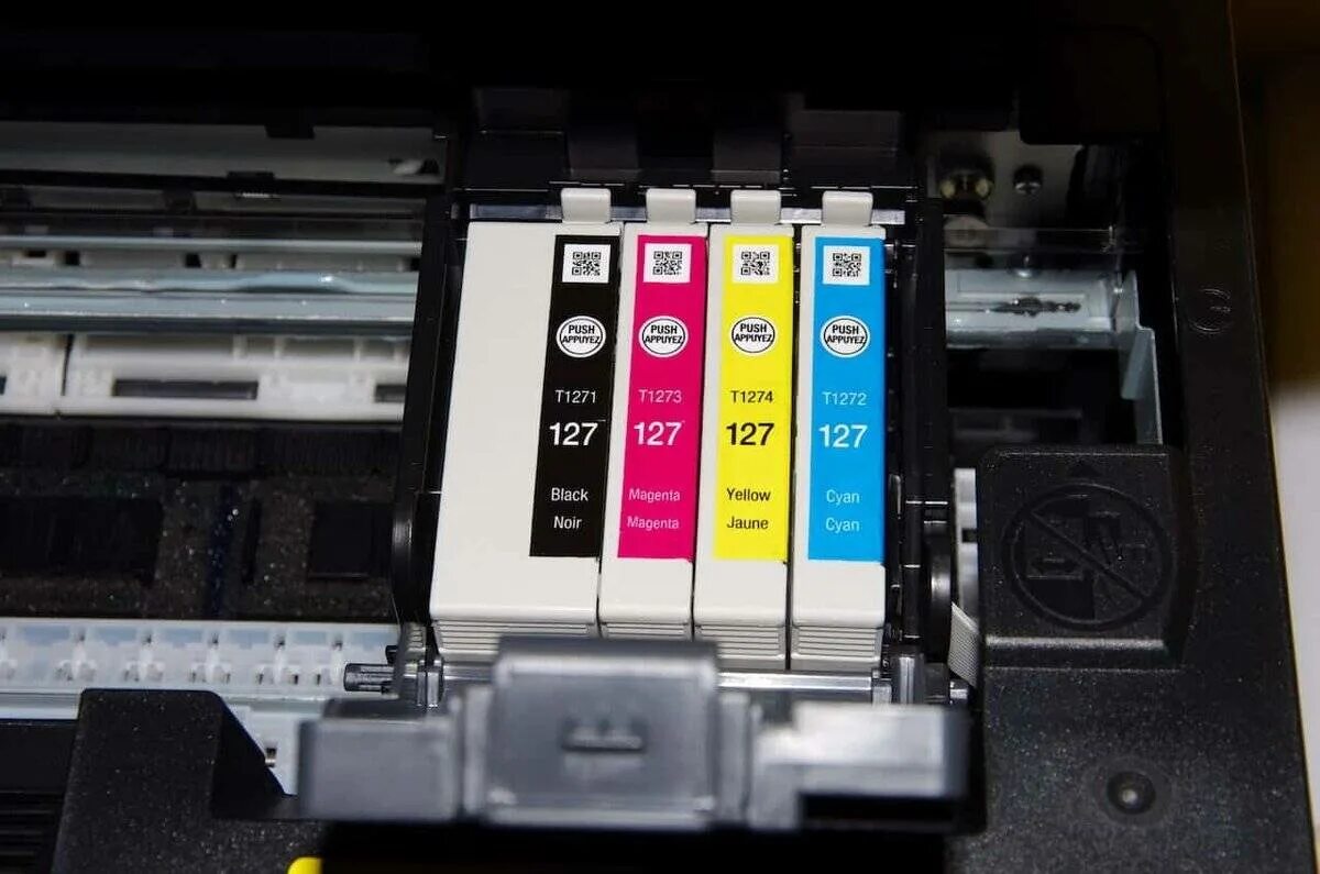 Очистка картриджей принтера. Epson Ink Cartridges. Принтер картриджи-струйные-Эпсон. Epson tx210 картриджи.