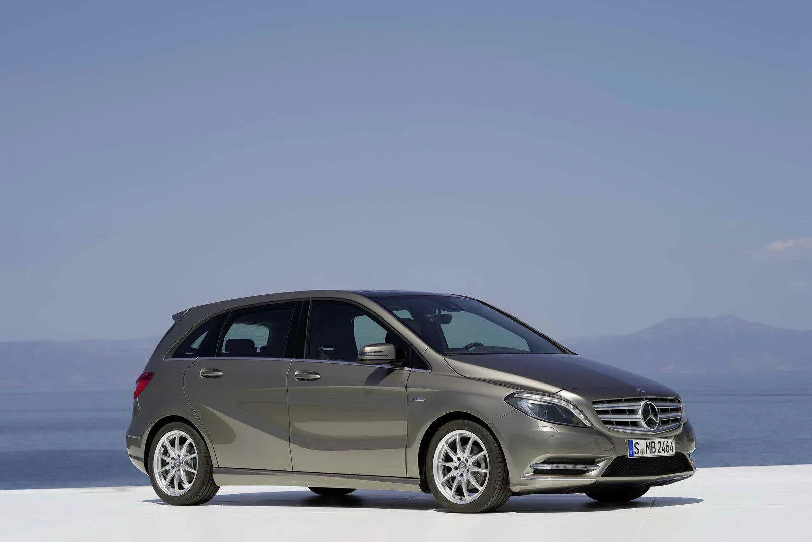 Купить мерседес w245. Мерседес-Бенц b 180. Mercedes Benz b class. Мерседес b180 w246. Mercedes-Benz b-класс w246 2011.